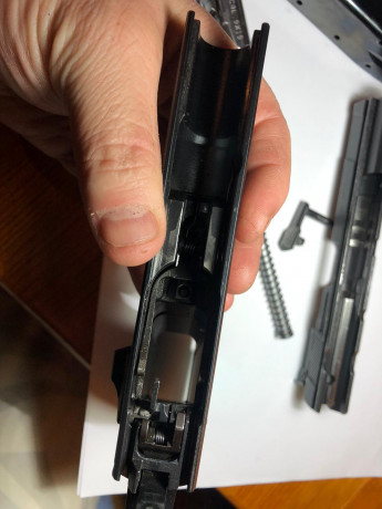 Magnifica arma SPS Combat 9 mm pb, muy muy cuidada, con 3 cargadores, cachas de aluminio y nogal. 650 71