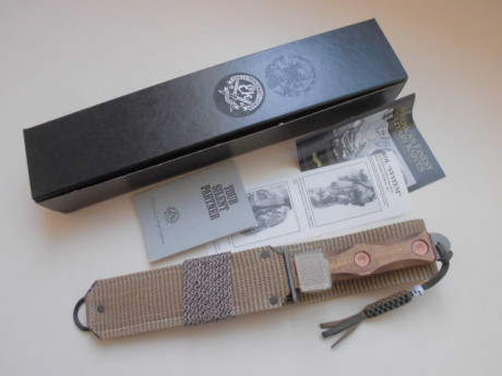 Hola pongo en venta estas dos piezas de mi colección:

-John Ek Desert Warrior, nuevo sin uso, aunque 02