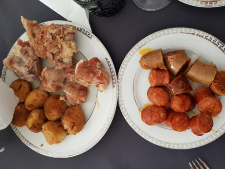 Hoy para comer acelgas hervidas y chuletón de vaca gallega vieja con seis semanas de maduración en cámara 100
