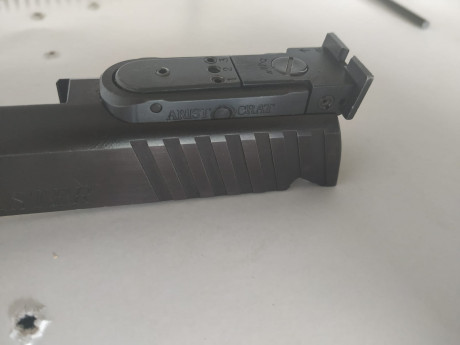 Vendo pistola STI TARGET MASTER de 9 mm parabellum. 6 pulgadas de cañón, alza Aristócrata y funciona perfectamente. 11