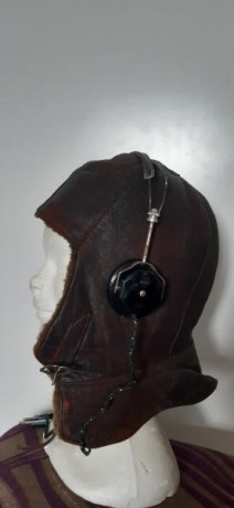 Antigua chichonera o gorro de aviador. De piel con forro de invierno. Incluye unos auriculares militares 10