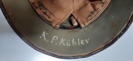 Casco alemán modelo de 1918 con camuflaje estándar de verano (tonos verdes, marrón oxido y amarillo ocre), 11