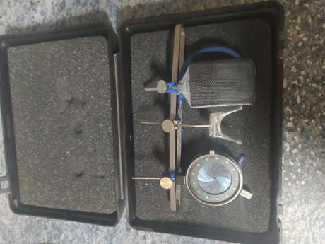 Vendo gafas de tiro de la marca Varga, con su estuche.
Muy poco uso.
75€, portes incluidos. 20