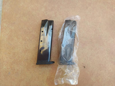 Vendo dos cargadores para pistola walther P-99, en perfecto estado ( uno de ellos sin usar).
75€ con portes 00