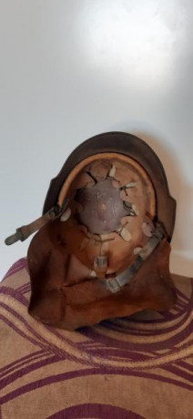 Casco modelo de 1934 perteneciente al cuerpo Feuerschutzpolizei (Cuerpo de Policía de Protección contra 11