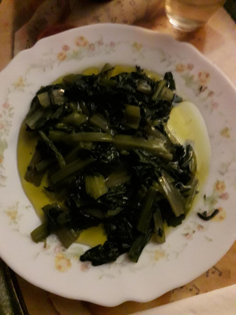 Hoy para comer acelgas hervidas y chuletón de vaca gallega vieja con seis semanas de maduración en cámara 160