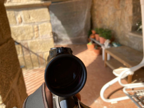 saludos

un compañero se vende prácticamente nuevo un SWAROVSKI Z6i 2-12x50 Gen 2 con torreta balística. 00