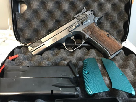 Hola compañeros tengo para cambiar un s&w 686 de tercera generación  una de las mejores, de 4 pulgadas 81