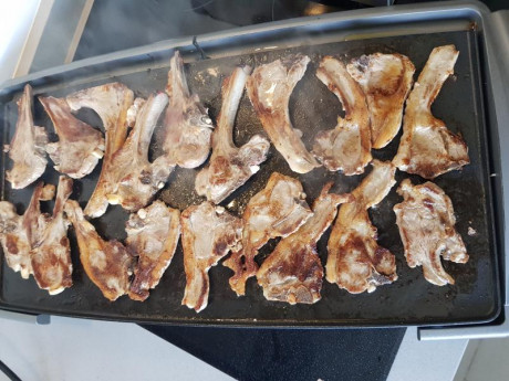 Hoy para comer acelgas hervidas y chuletón de vaca gallega vieja con seis semanas de maduración en cámara 10