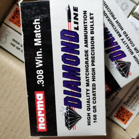 Hola a todos.
REGALO vainas del 308 marca Norma con un solo disparo y en sus cajas.
Creo que son 380 o 02