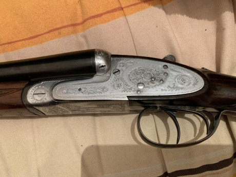 Hola,

Por necesidad de espacio pongo a la venta este par de escopetas, una Ascensio Zabala y otra de 52