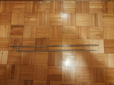 Varilla sacabollos para cañones de escopeta calibre 20, también sirve para el 16.
Precio 60 euros con 02