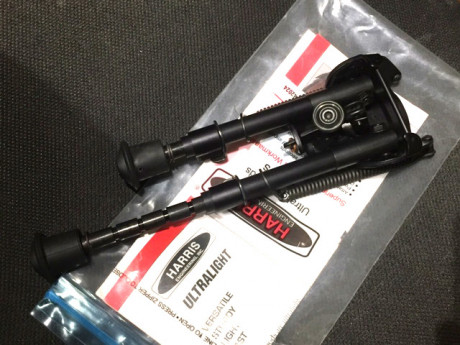 Vendido. Oferta, excelente y robusto bípode Harris HBRM con patas de longitud regulable (6-9") gracias 01