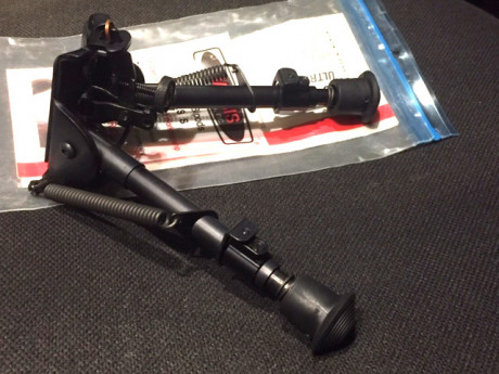 Vendido. Oferta, excelente y robusto bípode Harris HBRM con patas de longitud regulable (6-9") gracias 00