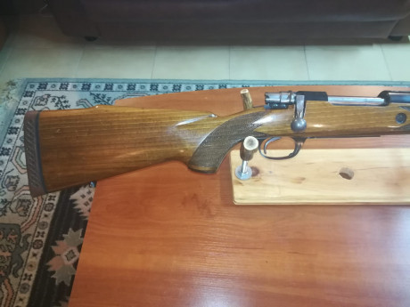 Se vende Santa Barbara calibre 243W modelo Deluxe en perfectísimo estado con muy buena agrupación. 

RETIRADO 01