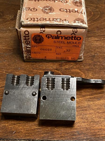   VANDO TURQUESA (MOLDE) CALIBRE 32 WADCUTTER MARCA PALMETTO  

Vendo turquesa de acero, de la marca Palmetto, 01