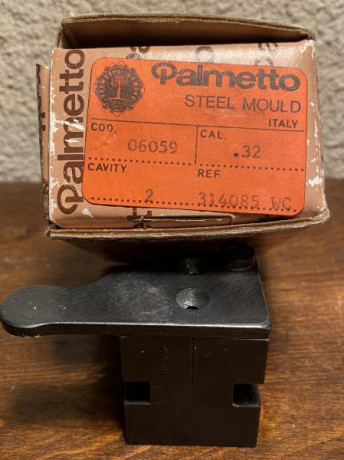   VANDO TURQUESA (MOLDE) CALIBRE 32 WADCUTTER MARCA PALMETTO  

Vendo turquesa de acero, de la marca Palmetto, 00