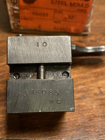   VANDO TURQUESA (MOLDE) CALIBRE 32 WADCUTTER MARCA PALMETTO  

Vendo turquesa de acero, de la marca Palmetto, 11
