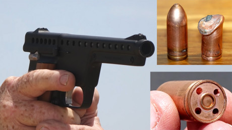 Resulta que en los 60 probaron comercializar armas y balas cohete, cada bala siendo un mini cohete que 10