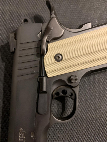 Vendo Taurus 1911 del 45ACP, como nueva, muy poco uso, guiada en F, en su caja original con sus llaves 20