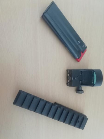 Vendo carabina del . 22 LR. CBC Magtech 7022 
usada solo dos tardes en galería. 
semiautomática con cargador 40