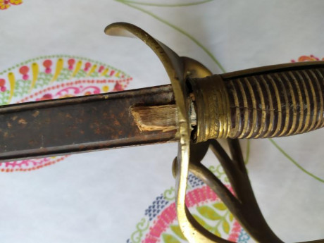Les dejo unas fotos de la Espada de Montar de la Guardia Civil modelo 1844, esta concretamente fechada 00