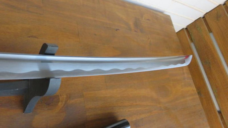 Lo dicho vendo mi KATANA de acero al carbono muy afilada fabricada en Toledo sin uso completamente nueva 21