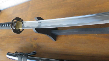 Lo dicho vendo mi KATANA de acero al carbono muy afilada fabricada en Toledo sin uso completamente nueva 20