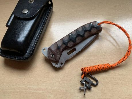 Se vende SV-1, el tanque de la casa albaceteña CDS. Viene con funda de cuero original, la cual se puede 01