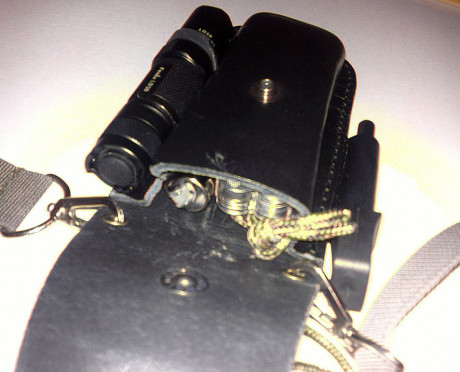 Se vende SV-1, el tanque de la casa albaceteña CDS. Viene con funda de cuero original, la cual se puede 12