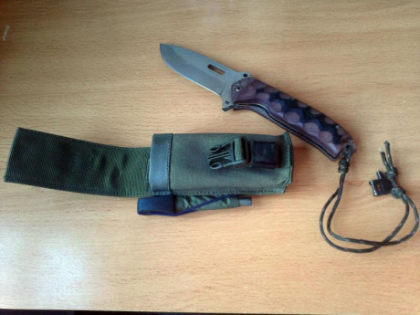 Se vende SV-1, el tanque de la casa albaceteña CDS. Viene con funda de cuero original, la cual se puede 20