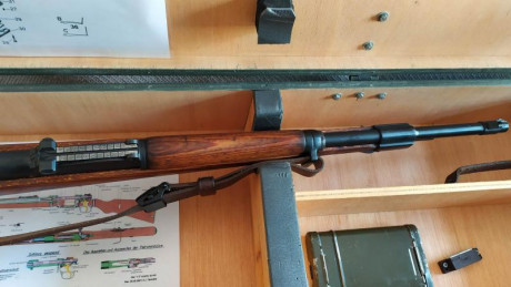 Muy buenas, un amigo me ha pedido que ponga a la venta un mauser 98 con su caja-estuche, el arma está 01