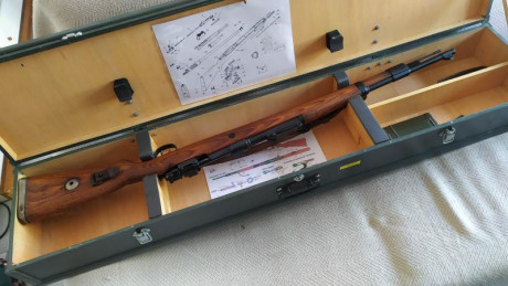 Muy buenas, un amigo me ha pedido que ponga a la venta un mauser 98 con su caja-estuche, el arma está 11