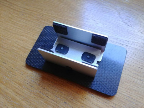 Hola,

Vendo este Rest de apoyo delantero, marca Cicognani de 3" hecho de carbono para carril UIT 02