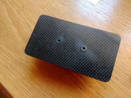 Hola,

Vendo este Rest de apoyo delantero, marca Cicognani de 3" hecho de carbono para carril UIT 00