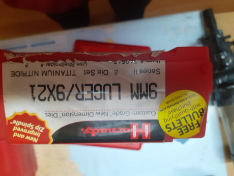 Vendo diet del 9 PB 40 euros  y 200vainas del 9 largo nueva si extrañar 40 euros 
A todo sumar gastos 00