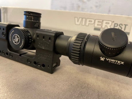 ----VENDIDO---

Buenas.

Vendo el siguiente conjunto:

Visor Vortex Viper PST 4-16x50 FFP - Reticula EBR-1 11