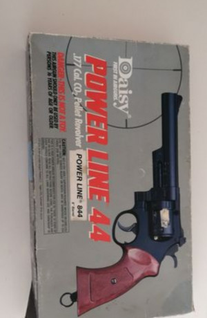 Se vende revolver Daisy Powerline 44 de co2. Cañones intercambiables. 
Dispara en doble y simple acción. 02