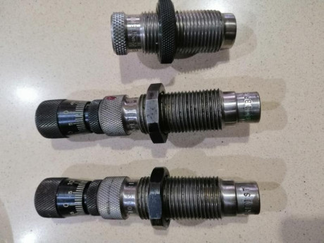 Vendo 100 vainas Lapua nuevas, 65 € 
350 vainas aprox. Norma ( 1 disparo) 0,20 € c/u  . 1 Juego de 3 Dies 00