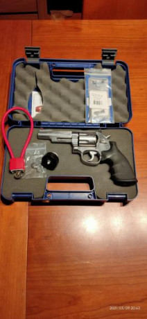 Vendo mi revolver S&W de 4 pulgadas modelo 620 de 7 tiros 357/38 en perfecto estado, muy buen equilibrio 02