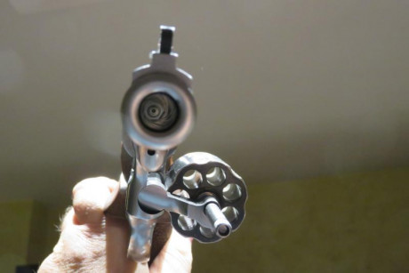 Vendo mi revolver S&W de 4 pulgadas modelo 620 de 7 tiros 357/38 en perfecto estado, muy buen equilibrio 10