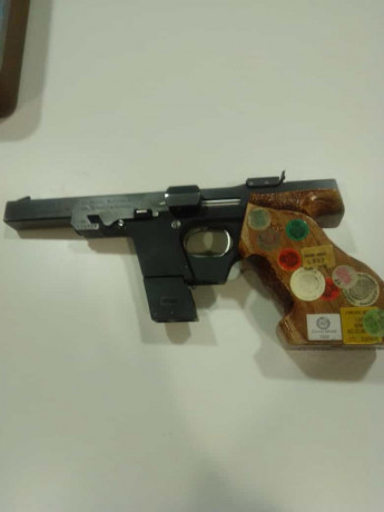 Un compañero del club que se retira, por tener una edad, vende WALTHER GSP 22 y 32, también un 9 largo 01