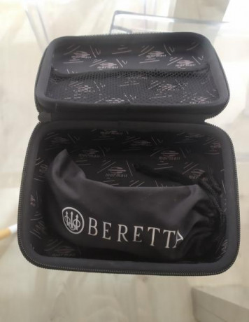 Vendo gafas de tiro modelo Beretta challenge. Casi sin uso, 
regalo funda para guardarlas. 
Precio 26€ 02