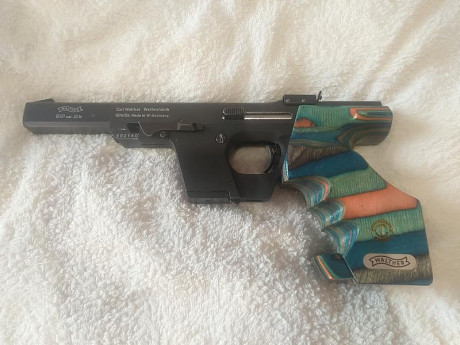 Pongo a la venta esta walther gsp 22lr en 550€, el arma es de mi esposa la compro y no se adaptó a ella 10