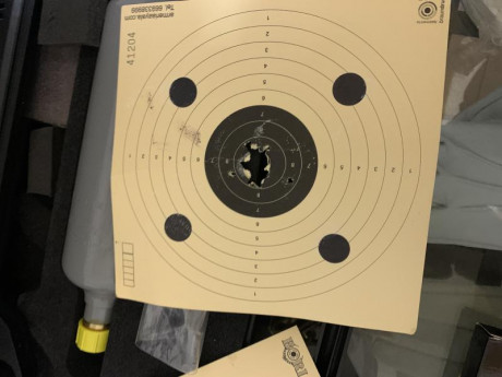 Felices pascuas a todos y muy buenas tardes: Me gustaría comprar una pistola para aire 10 m; pero no quiero 111