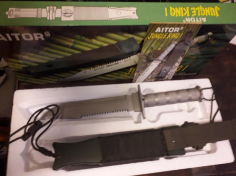 Vendo un ejemplar de coleccionista de este magnífico cuchillo. Se trata de uno de los primeros que se 40