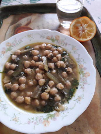 Hoy para comer acelgas hervidas y chuletón de vaca gallega vieja con seis semanas de maduración en cámara 70