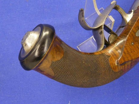 Voy a colocar unas fotos de un arma larga alemana de llave de mecha del siglo XVI. 141