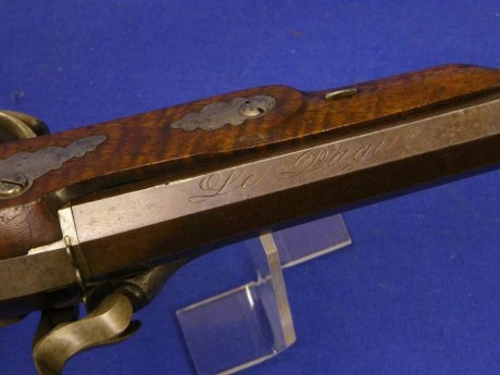 Voy a colocar unas fotos de un arma larga alemana de llave de mecha del siglo XVI. 150