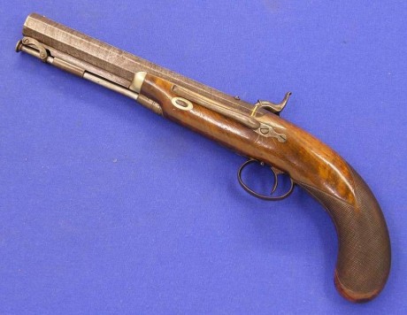 Voy a colocar unas fotos de un arma larga alemana de llave de mecha del siglo XVI. 170
